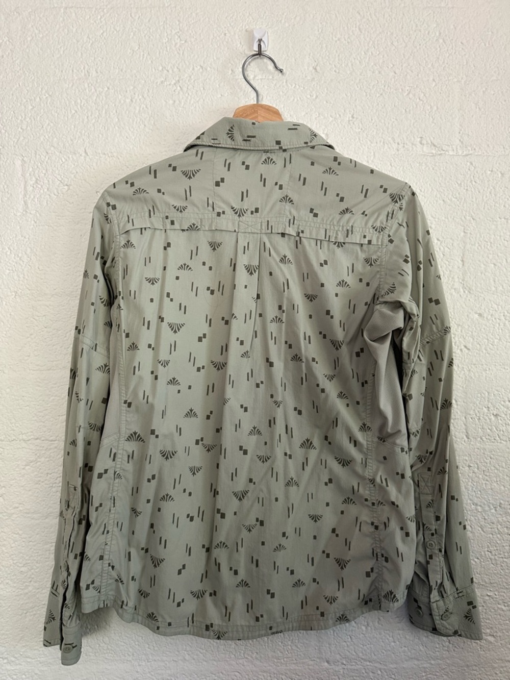 REI Sahara Long-Sleeve Sage Green Hiking Shirt - Picture 2 of 5